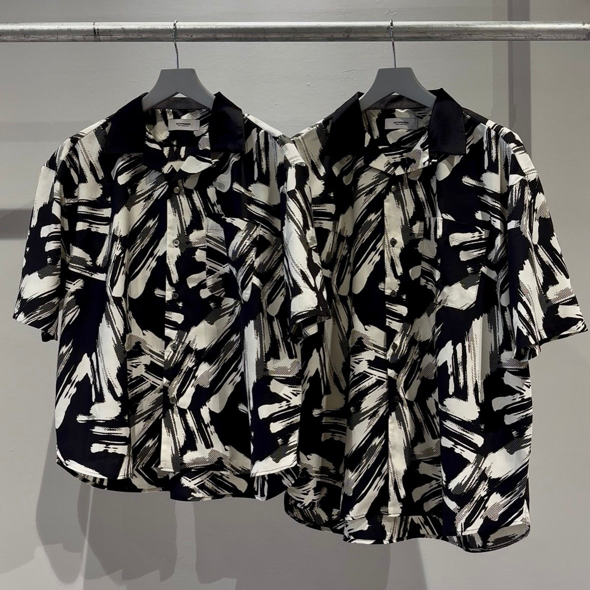 Mercury Mini Button Splash Print Black Collar Shirt - JAPAN MADE